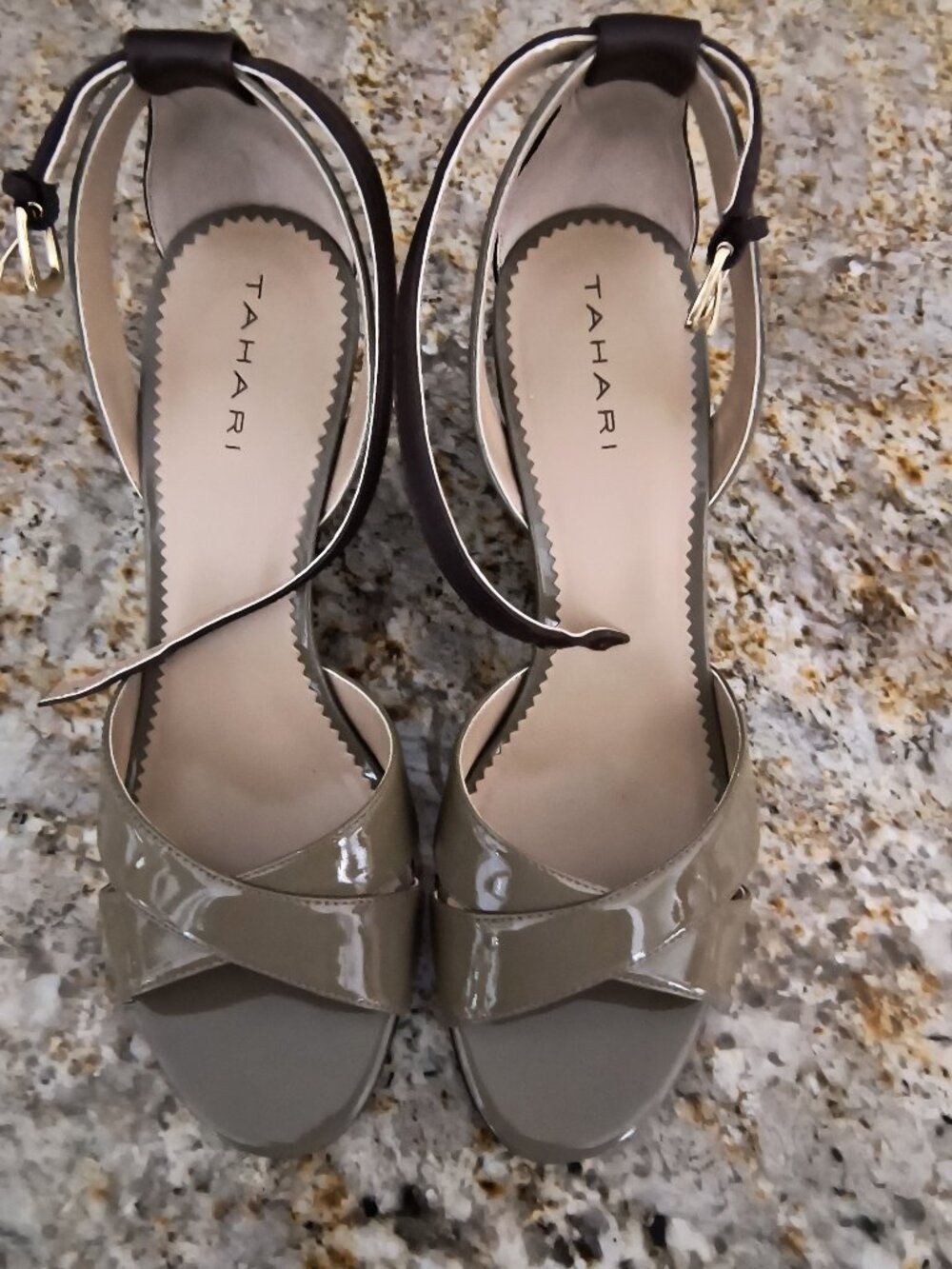 Tahari Women's  Wedge Sandal shoes